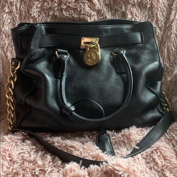 Michael Kors Bag. - Picture 1 of 8